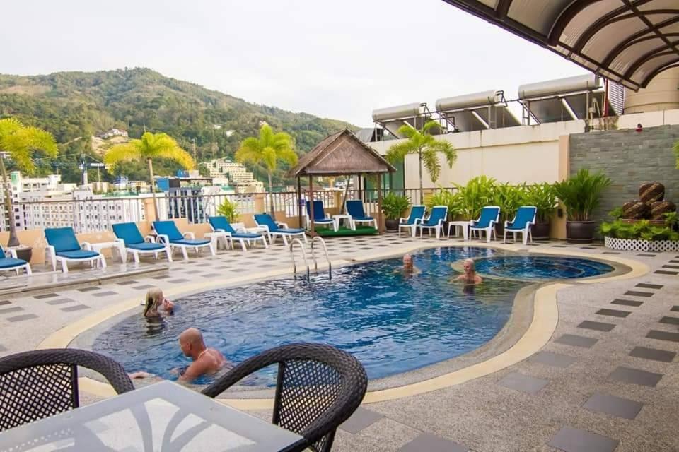 Patong Hemingways Hotel エクステリア 写真